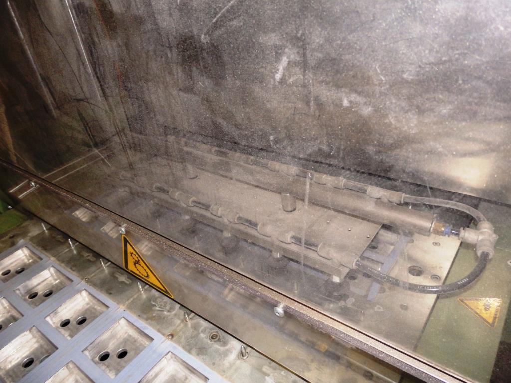 Installations pour l'emballage et le conditionnement sous blister de piles-17