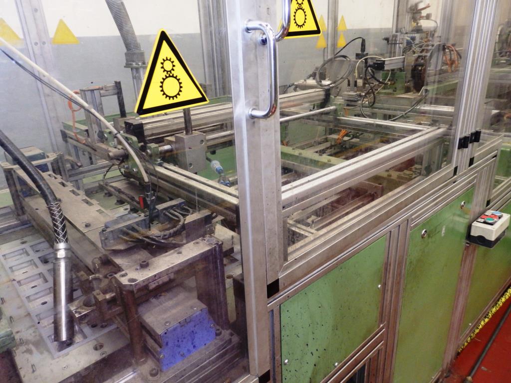 Installations pour l'emballage et le conditionnement sous blister de piles-18