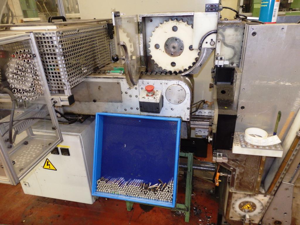 Installations pour l'emballage et le conditionnement sous blister de piles-16