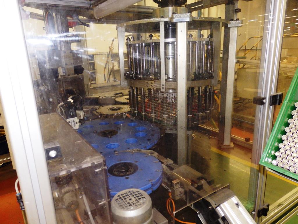 Installations pour l'emballage et le conditionnement sous blister de piles-21