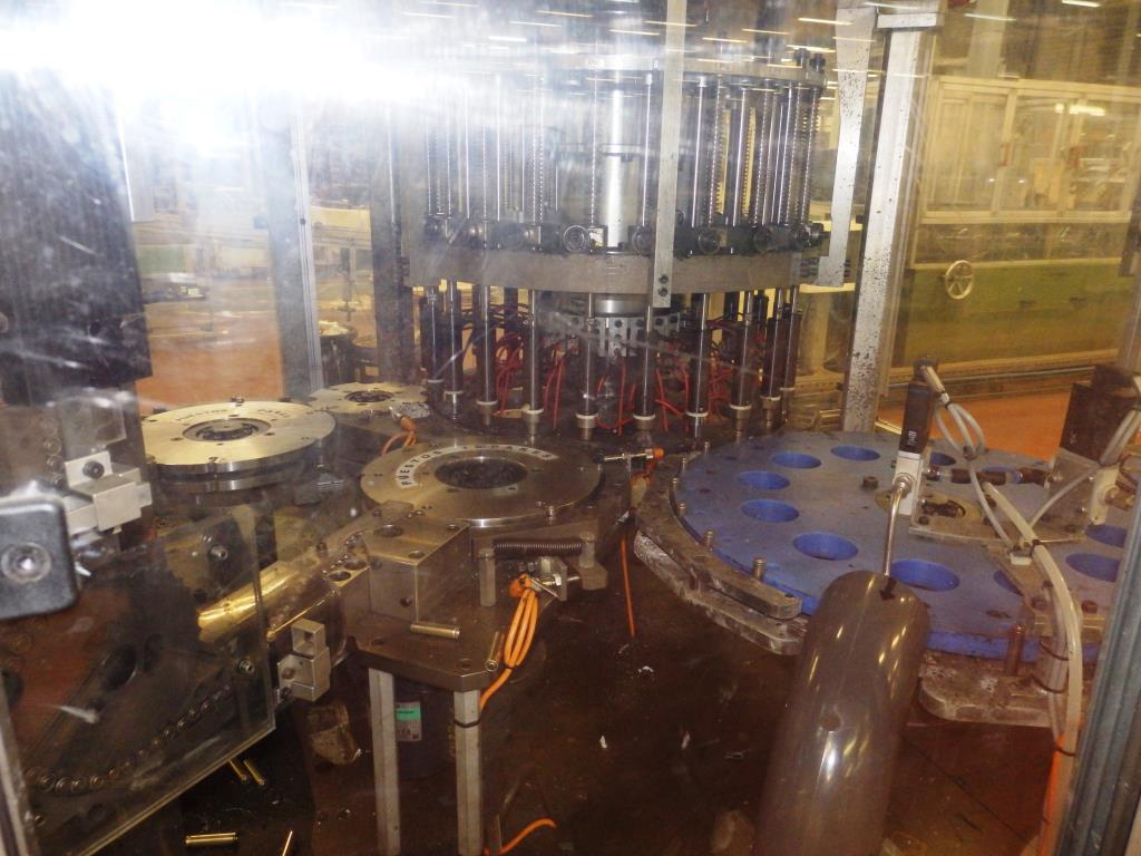 Installations pour l'emballage et le conditionnement sous blister de piles-22