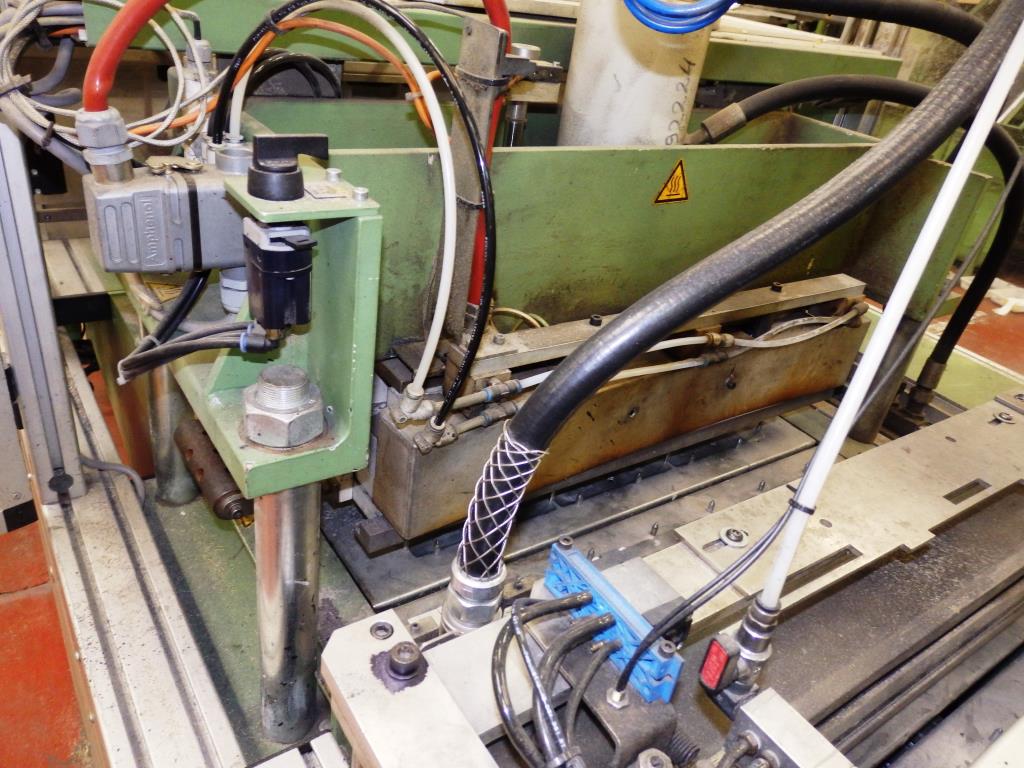 Installations pour l'emballage et le conditionnement sous blister de piles-2