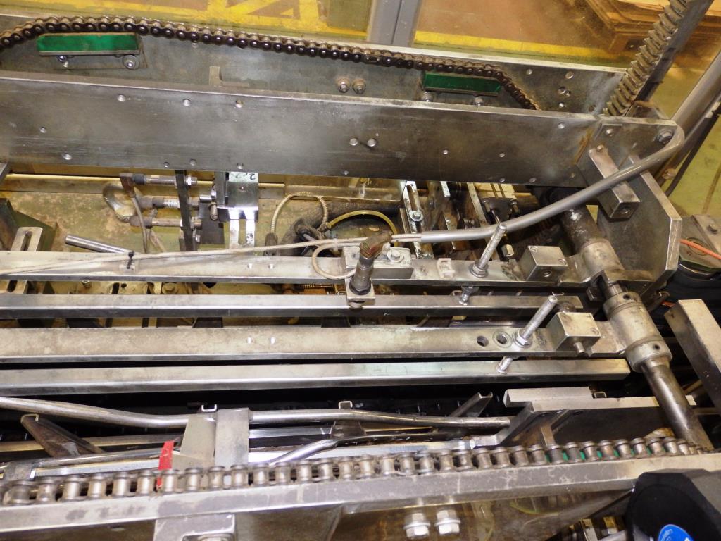 Installations pour l'emballage et le conditionnement sous blister de piles-12