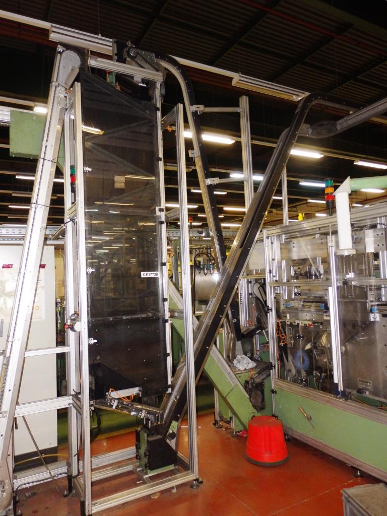 Installations pour l'emballage et le conditionnement sous blister de piles-22