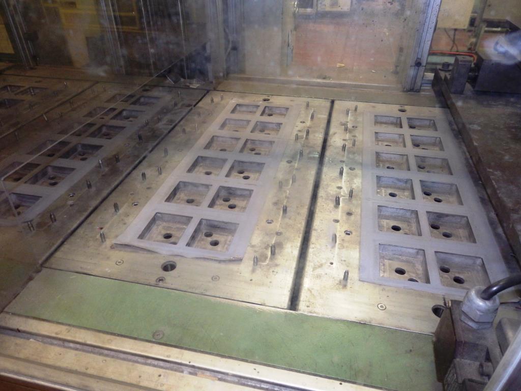 Installations pour l'emballage et le conditionnement sous blister de piles-35