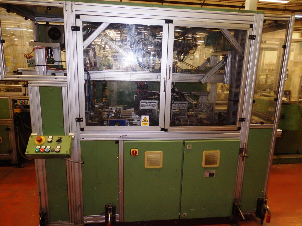 Installations pour l'emballage et le conditionnement sous blister de piles-7