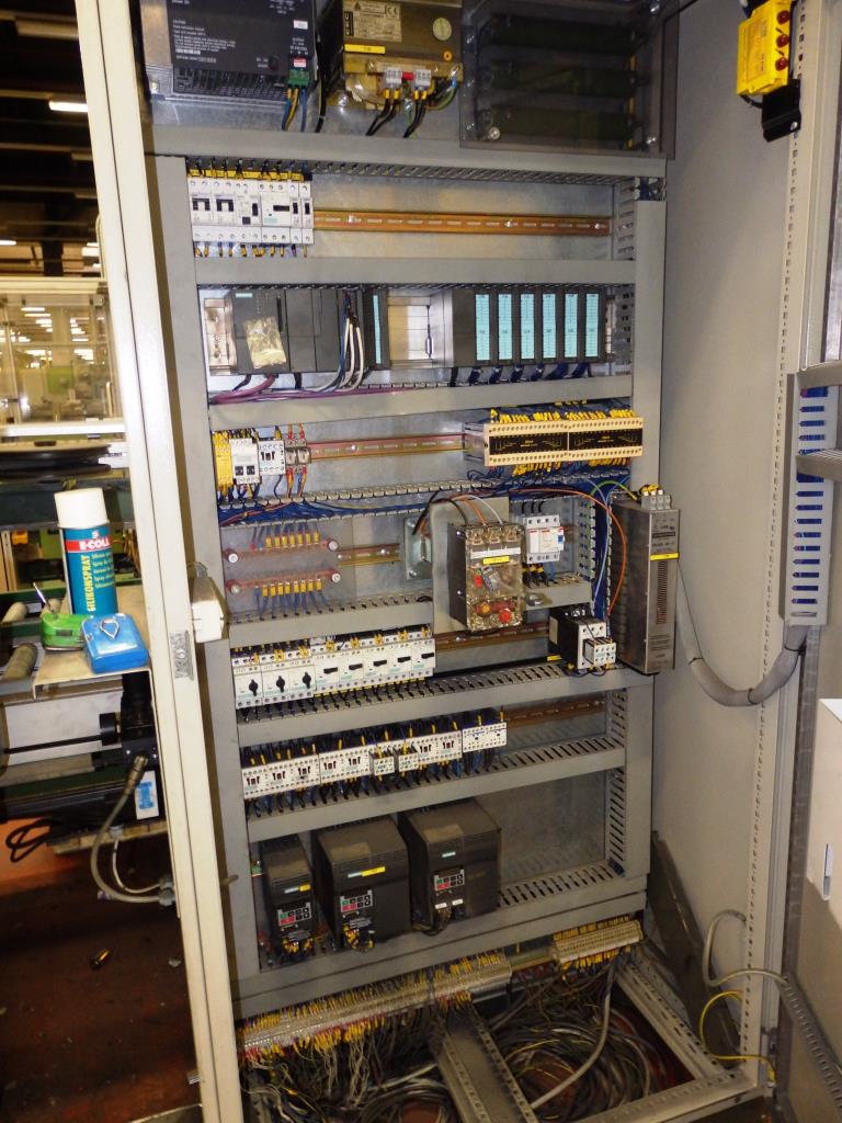 Installations pour l'emballage et le conditionnement sous blister de piles-15