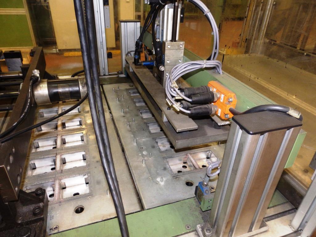 Installations pour l'emballage et le conditionnement sous blister de piles-1