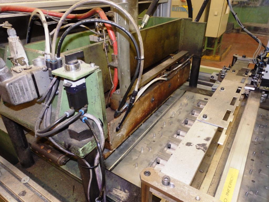 Installations pour l'emballage et le conditionnement sous blister de piles-2