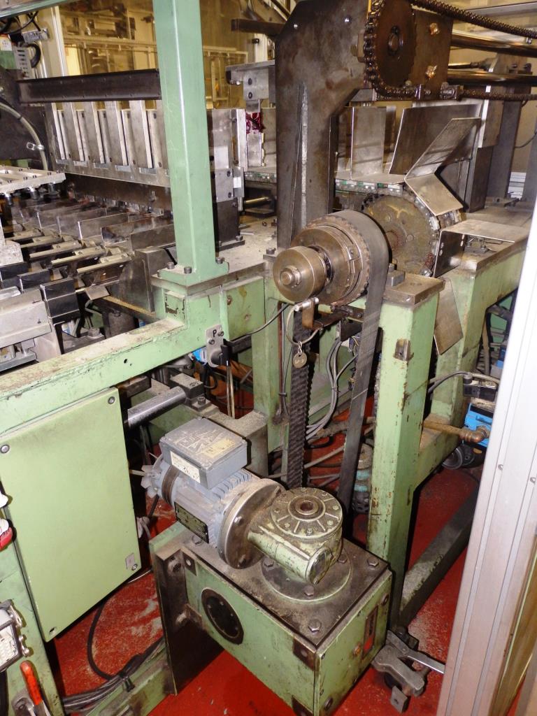 Installations pour l'emballage et le conditionnement sous blister de piles-4