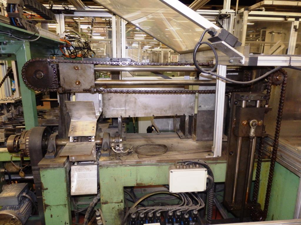 Installations pour l'emballage et le conditionnement sous blister de piles-5