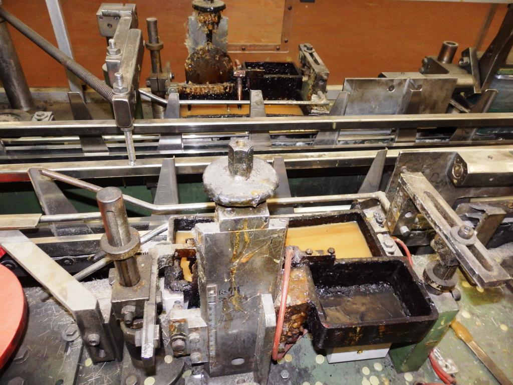 Installations pour l'emballage et le conditionnement sous blister de piles-8