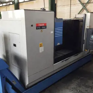 Centro de mecanizado CNC Mazak VTC-200C