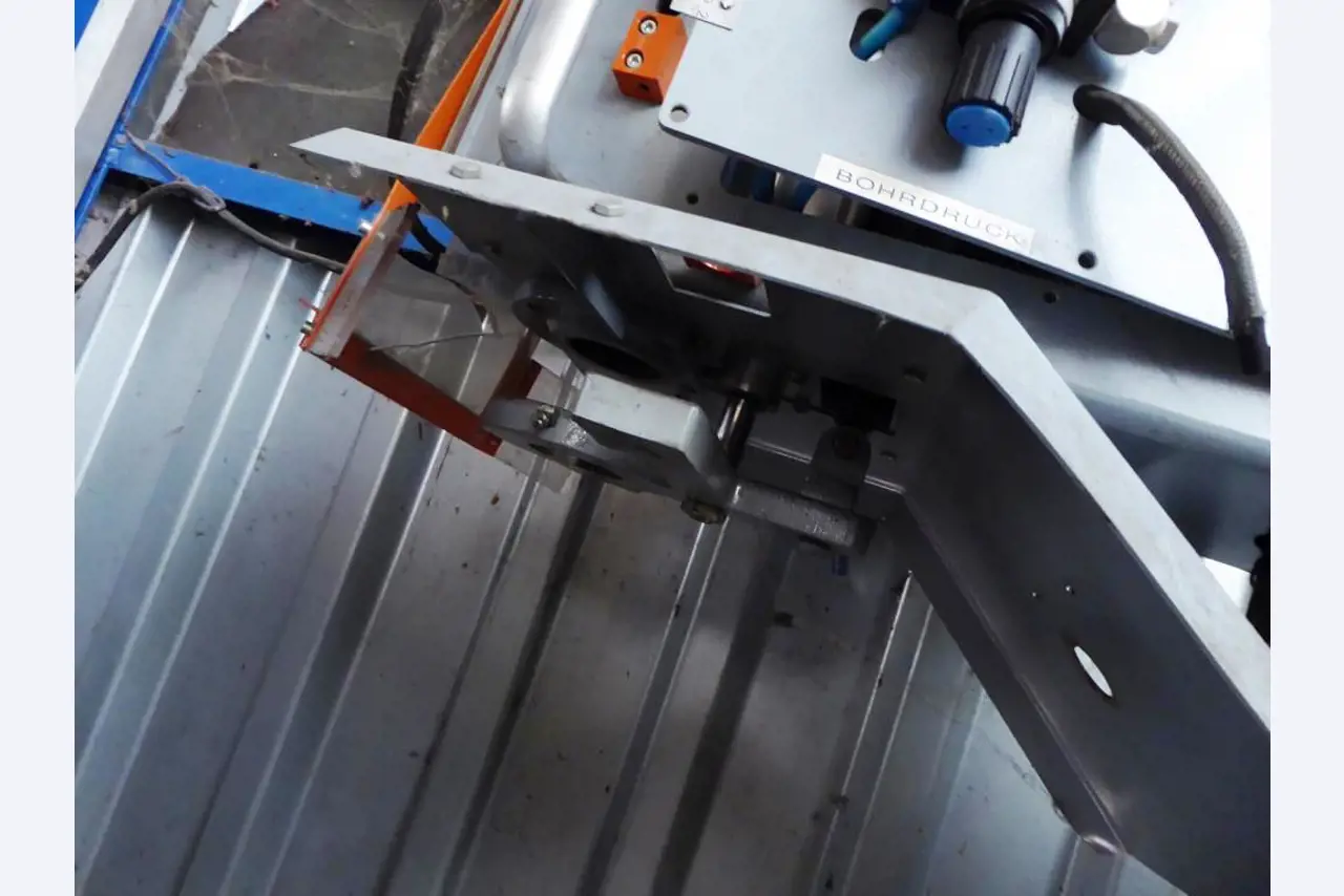 gebrauchte Metallbearbeitungsmaschinen-4