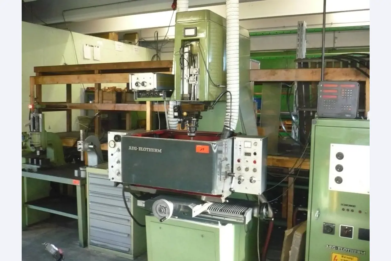gepflegte Metallbearbeitungsmaschinen-1
