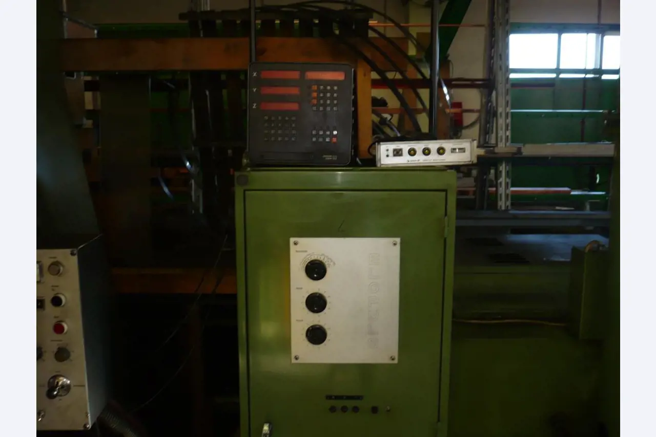 gepflegte Metallbearbeitungsmaschinen-3