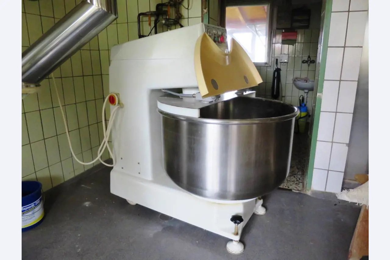 bakery machines, flour silo units, baking and cooling lines-2
