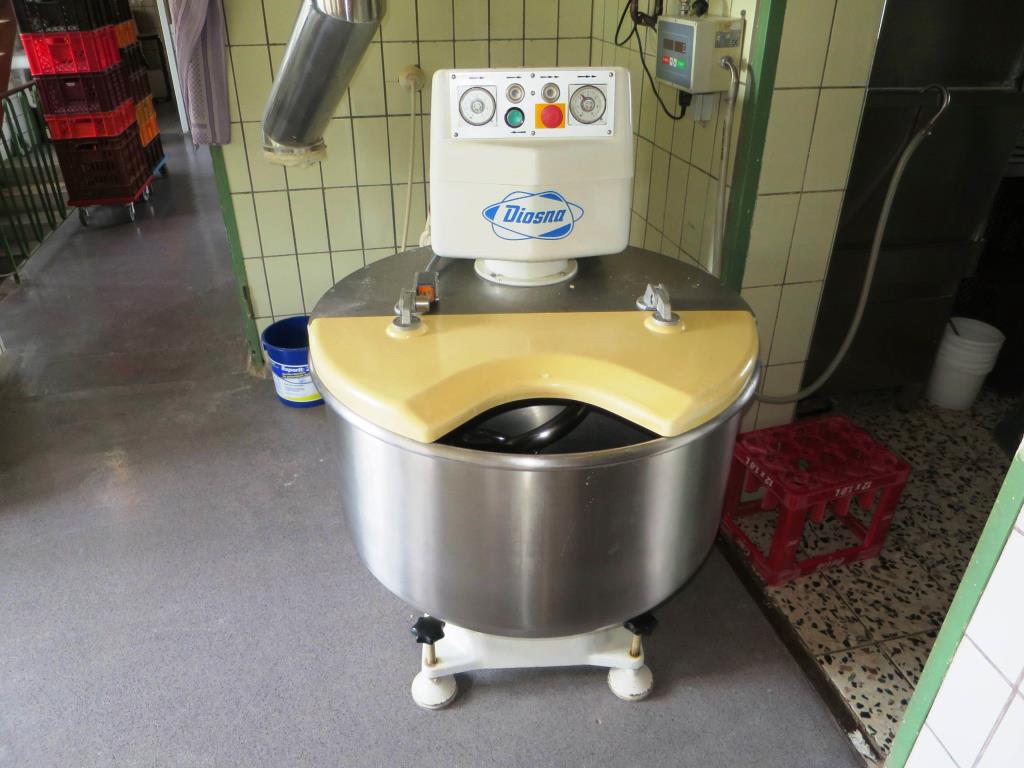 bakery machines, flour silo units, baking and cooling lines-3