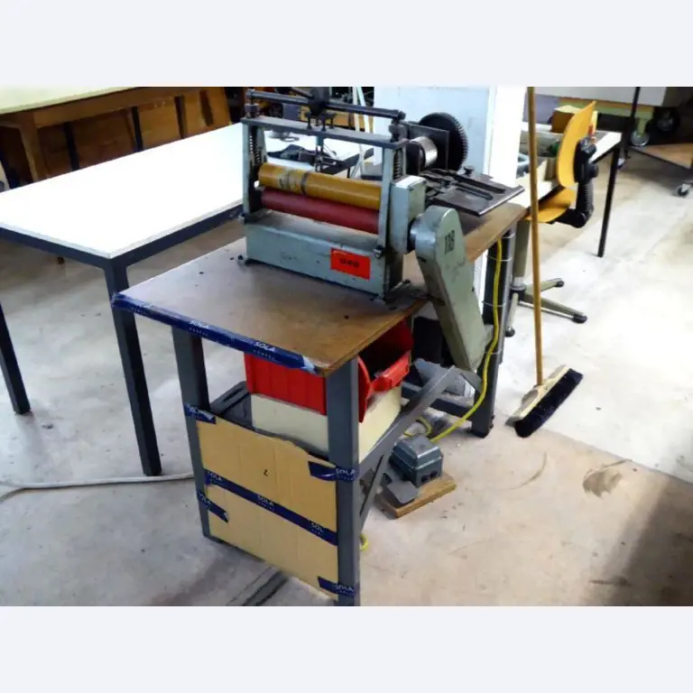 Maschinen zur Gürtelherstellung und Metallbearbeitung -1