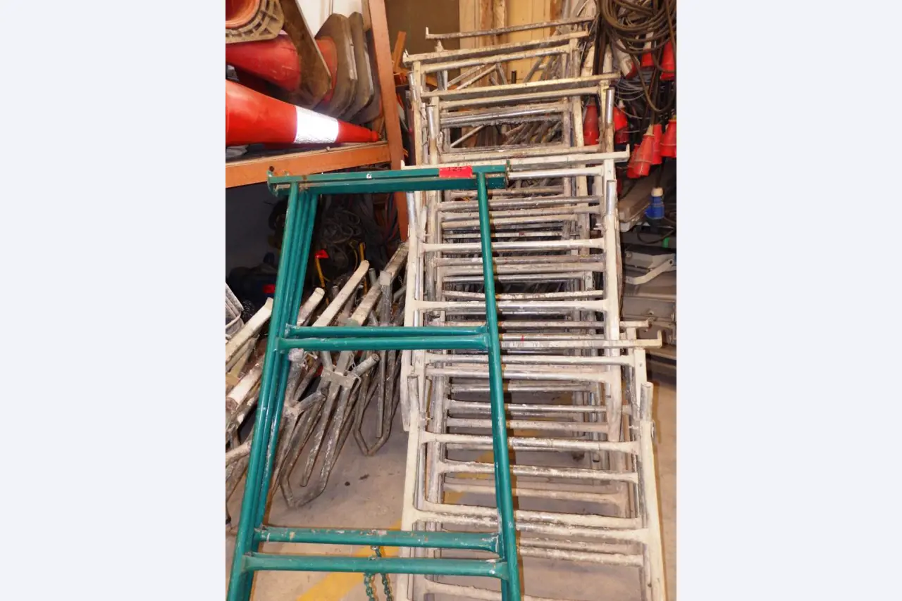 Equipos auxiliares y materiales para construcción-1