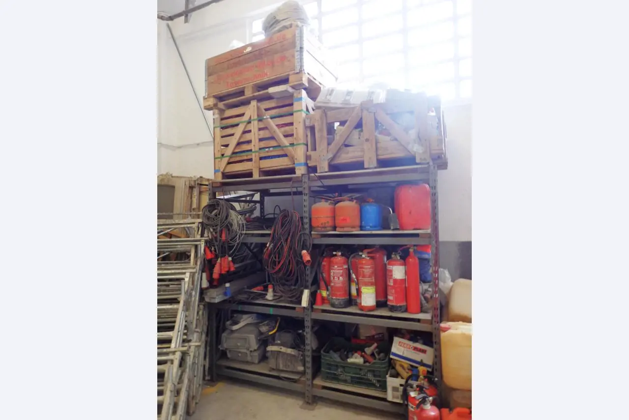 Baumaschinen und Zusatzausrüstung-1