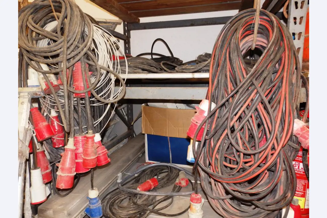 Baumaschinen und Zusatzausrüstung-4