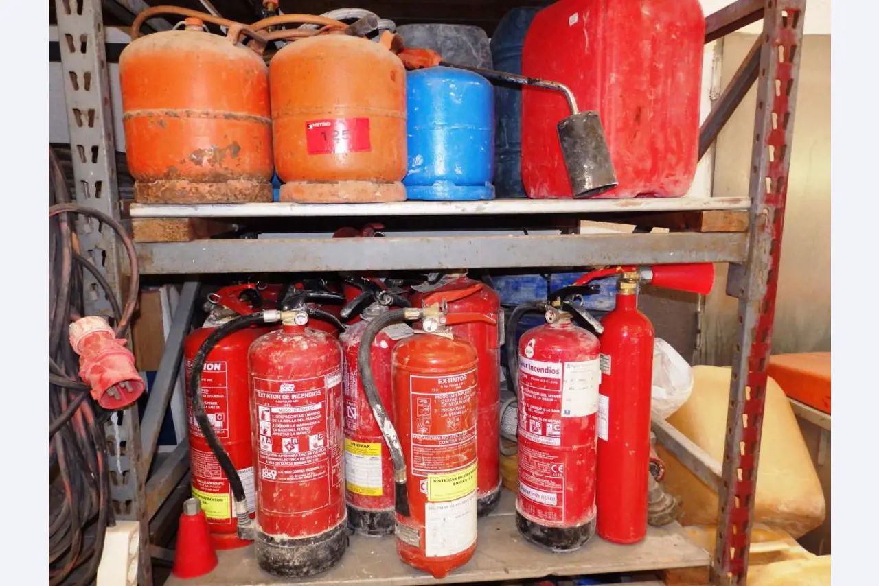 Baumaschinen und Zusatzausrüstung-5