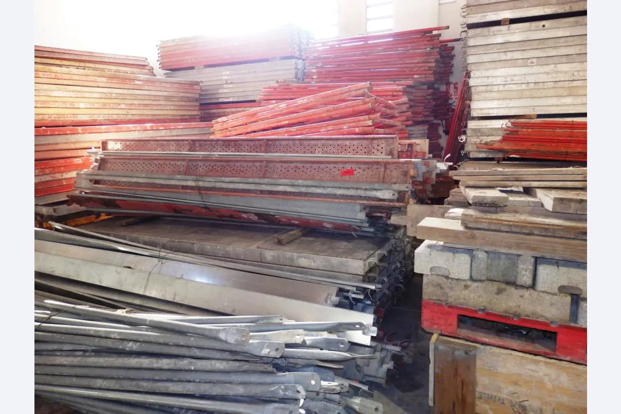 Equipos auxiliares y materiales para construcción-1