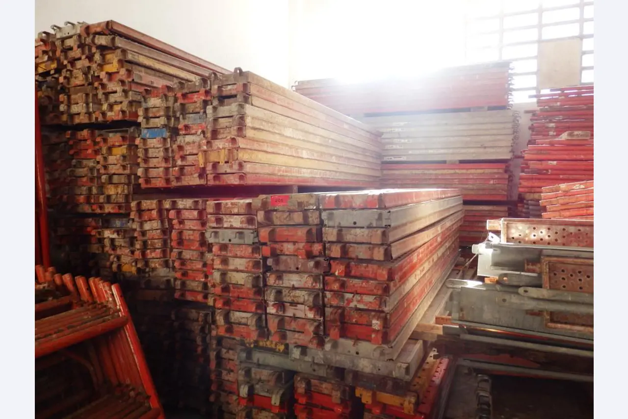 Equipos auxiliares y materiales para construcción-1