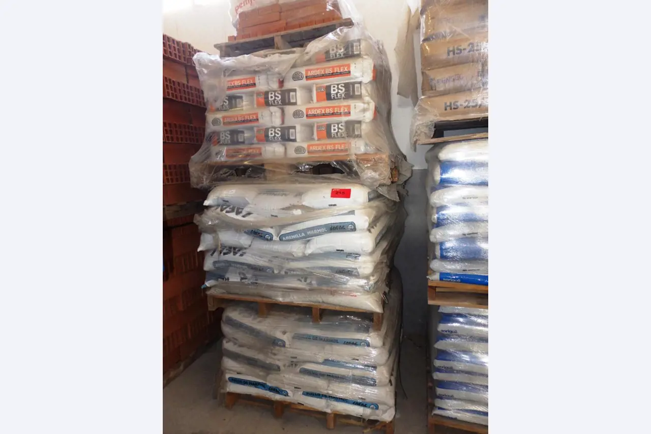 Equipos auxiliares y materiales para construcción-1