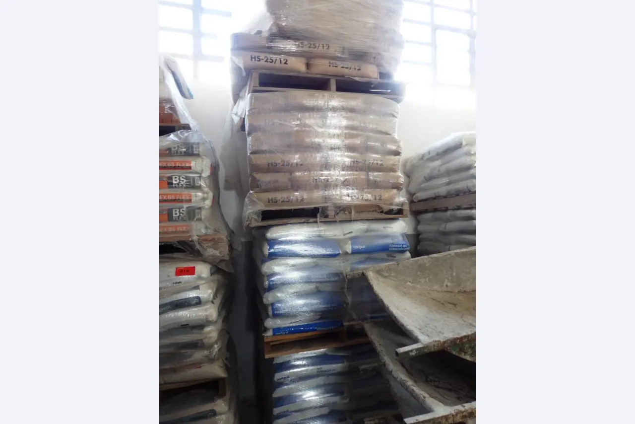 Equipos auxiliares y materiales para construcción-3