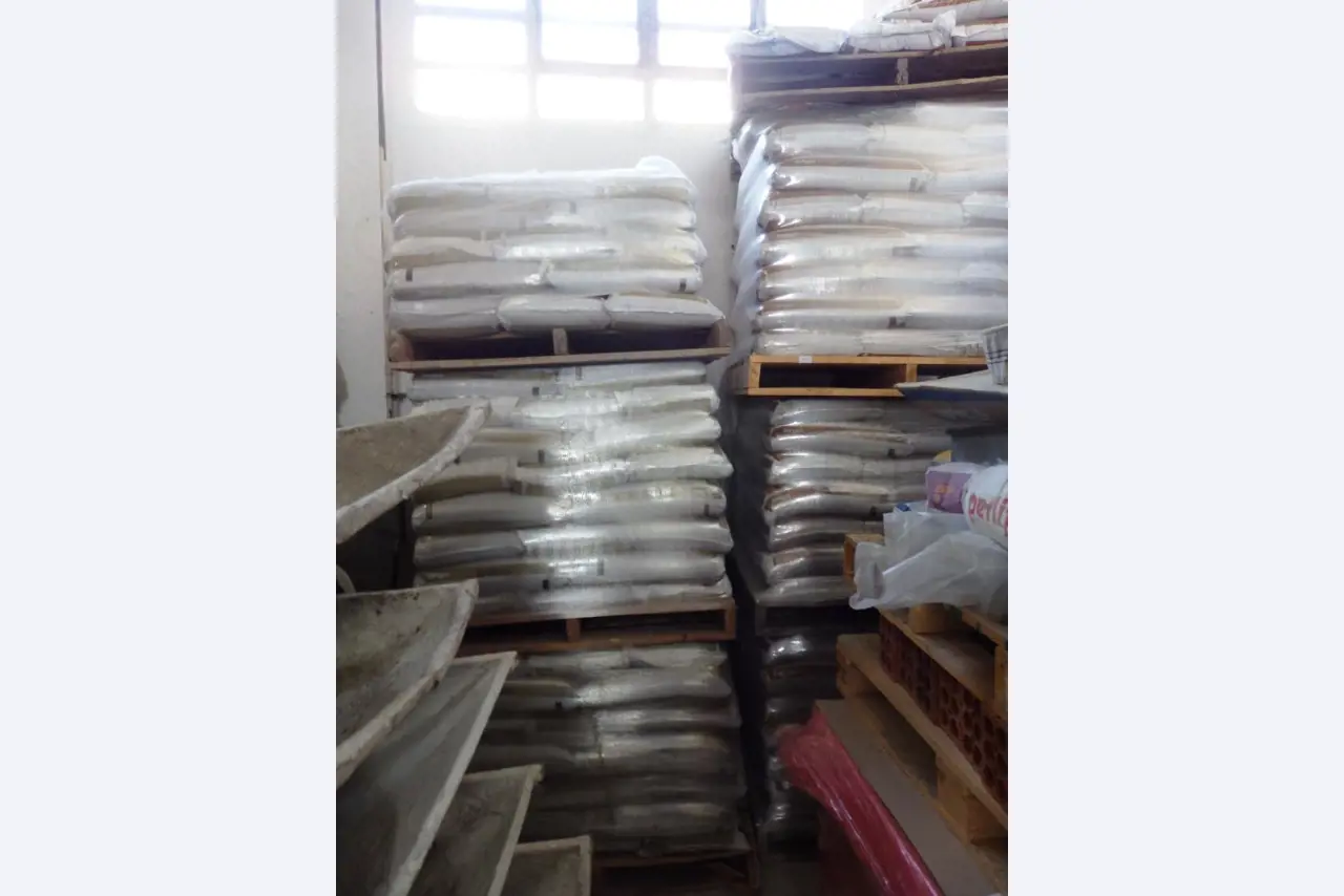 Equipos auxiliares y materiales para construcción-4