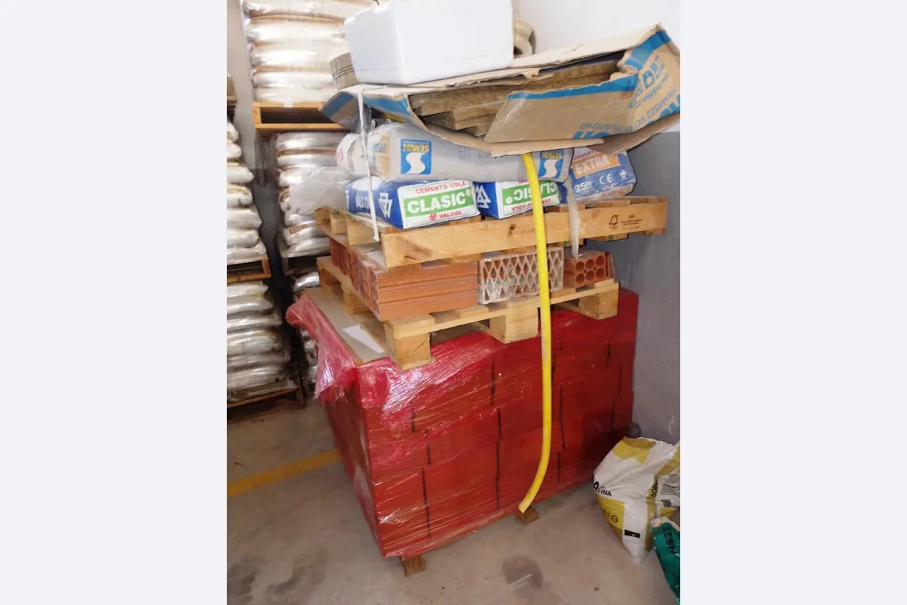 Equipos auxiliares y materiales para construcción-5