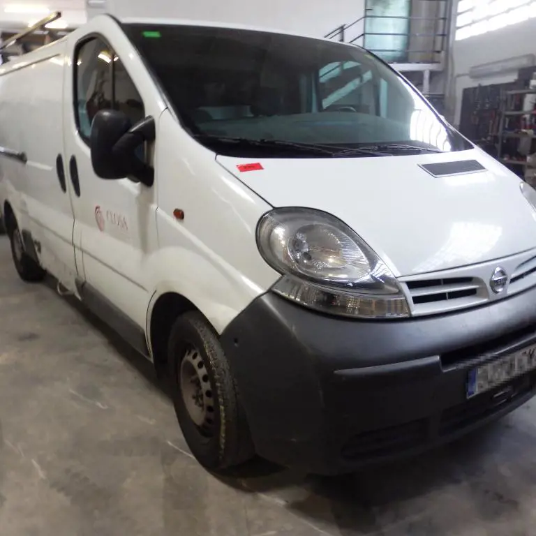 Loading Van Nissan PRIMASTAR