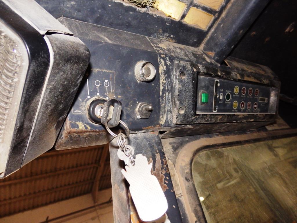 
Máquinas de construção e equipamento adicional-8