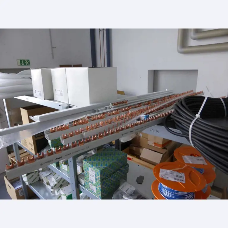 Máquinas Montagem de cabos/construção de armários de controlo-4