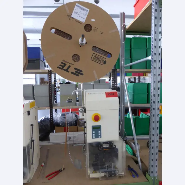 Máquinas Montagem de cabos/construção de armários de controlo-1