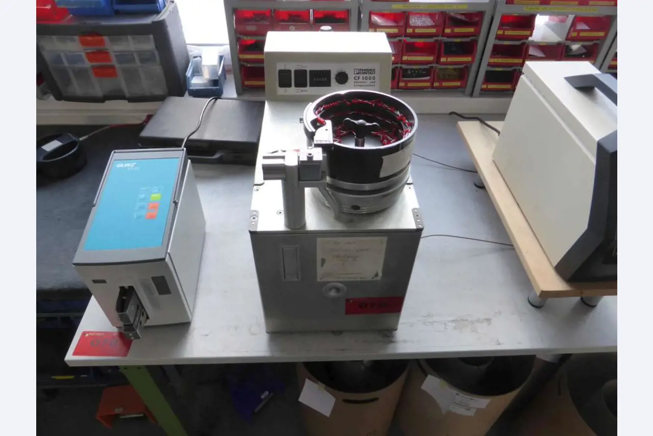 Máquinas Montagem de cabos/construção de armários de controlo-1