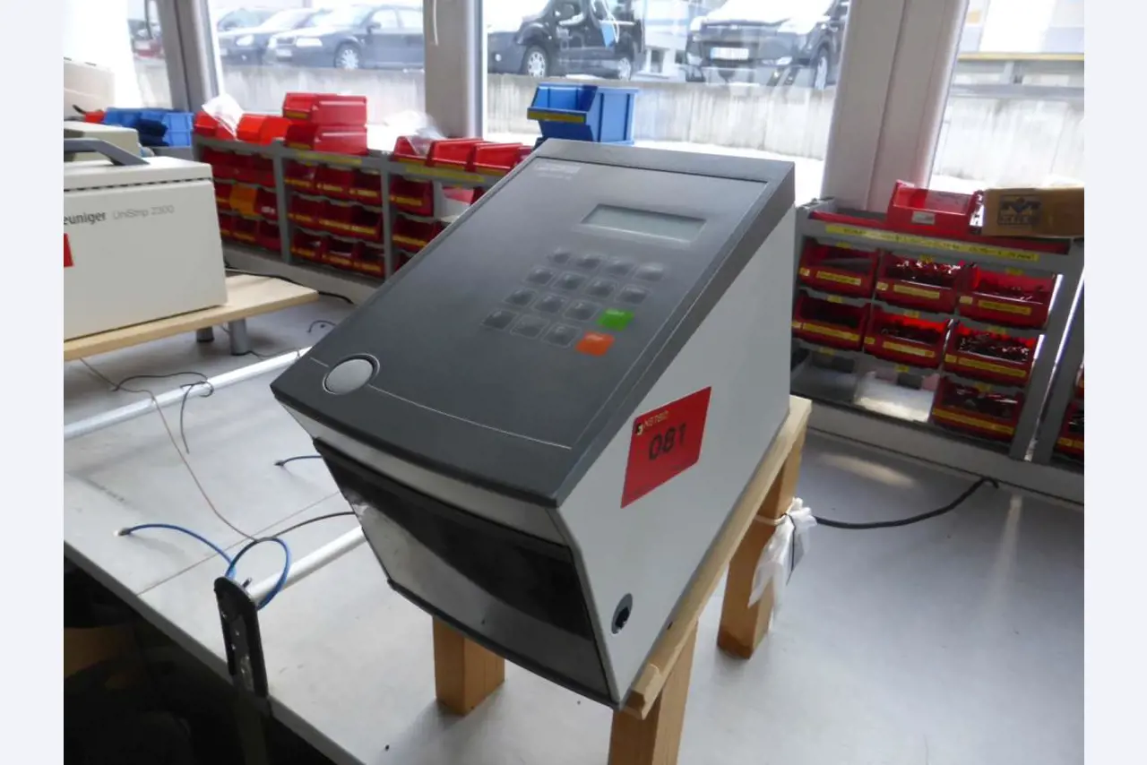 Máquinas Montagem de cabos/construção de armários de controlo-1