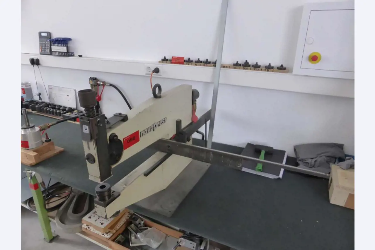 Machines Confection de câbles/armoires de commande-1