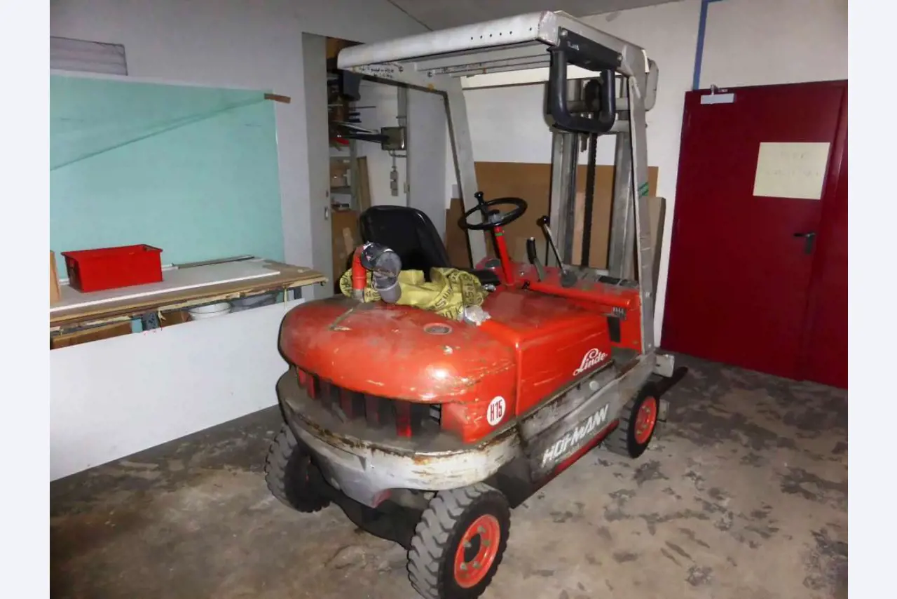 Houtbewerkings- en kunststof spuitgietmachines-5