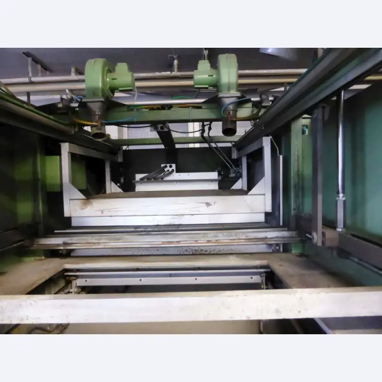 Houtbewerkings- en kunststof spuitgietmachines-2