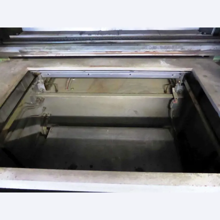 Houtbewerkings- en kunststof spuitgietmachines-3