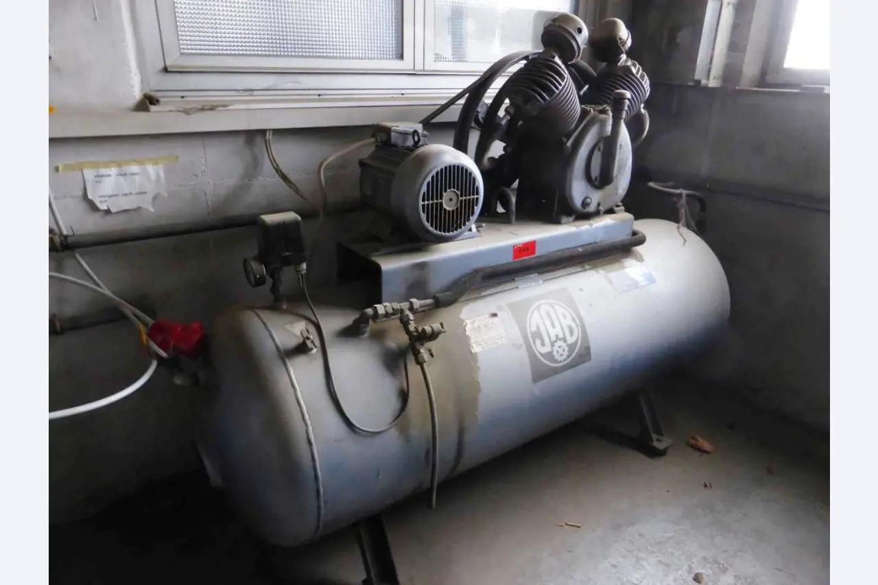 Wood working and plastic forming machinery-1