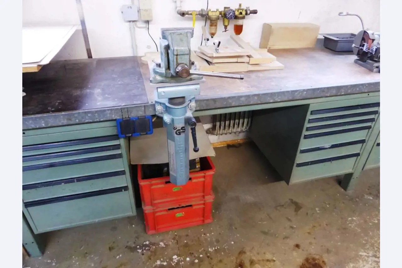 Wood working and plastic forming machinery-2