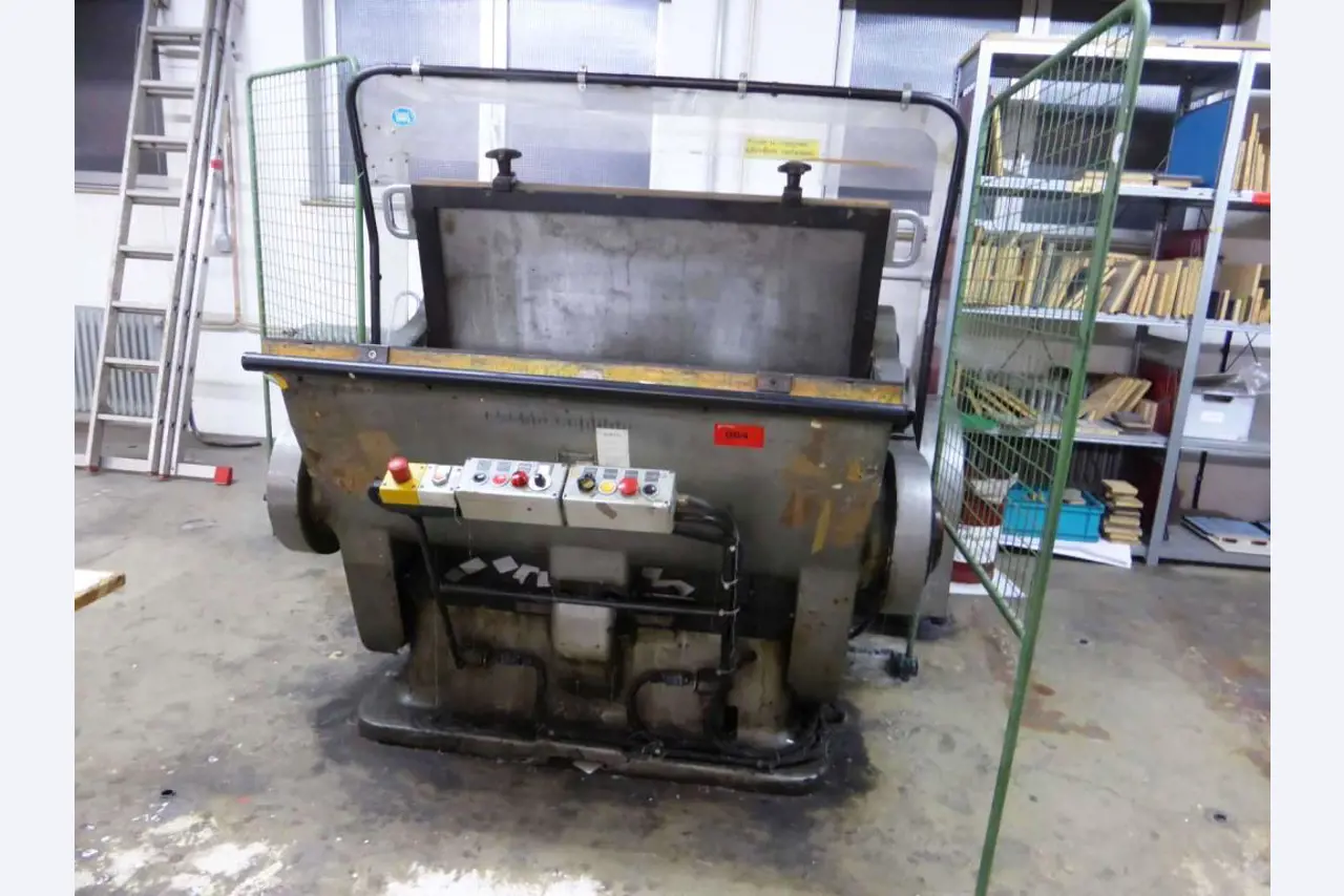 Wood working and plastic forming machinery-1