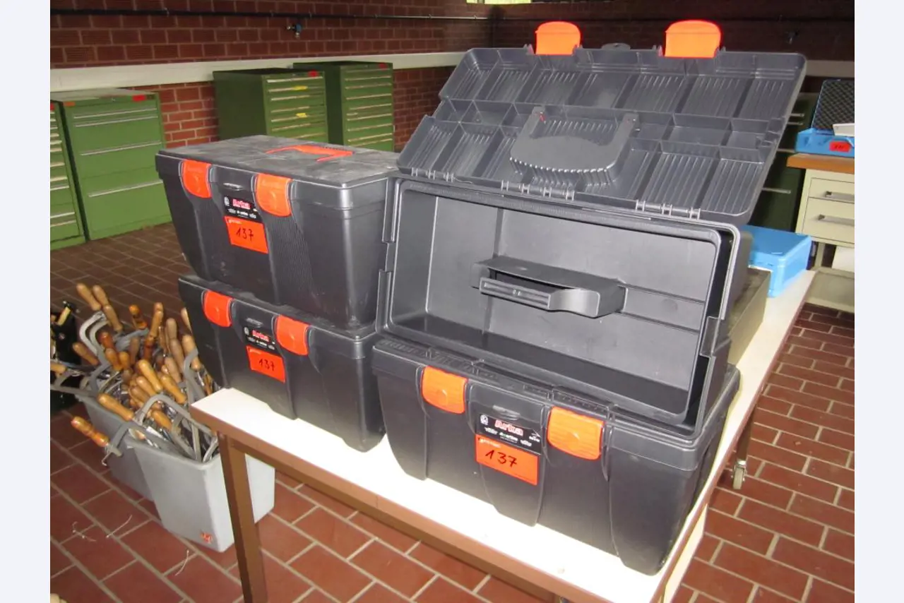 Workshop equipment-9