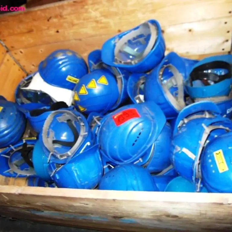 1 Posten Construction helmets