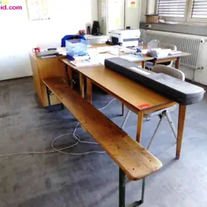 4 Desks