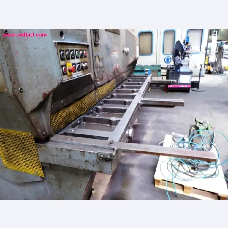 Construction de réservoirs et fabrication de tubes-6